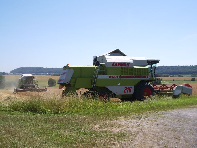 Claas Mega 218 02.jpg